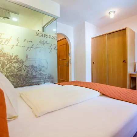 Otel Mariasteinerhof Mariastein
